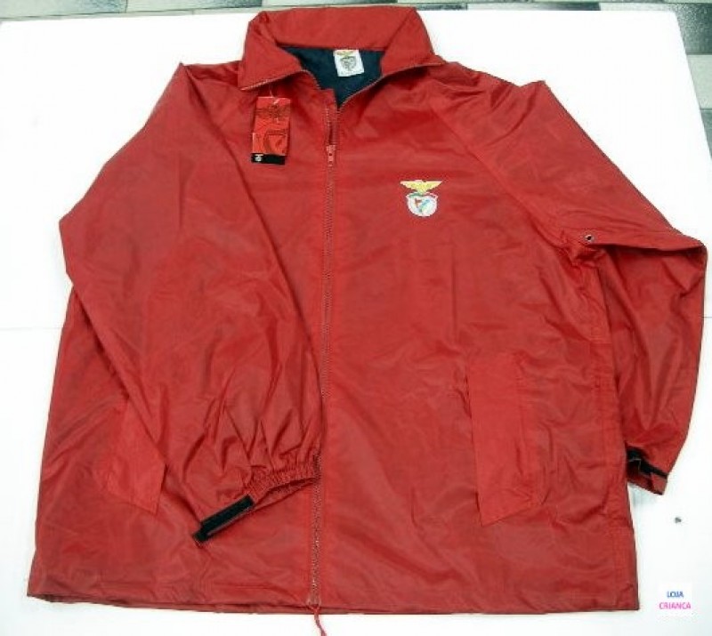 homens com cabelo curto