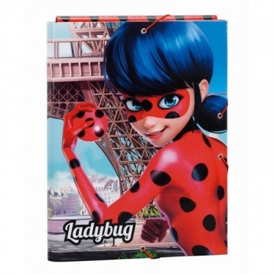 Capa Escolar A4 LadyBug Torre Eiffel