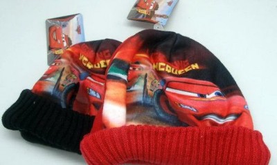 Gorro Cars-McQueen em Preto ou Vermelho