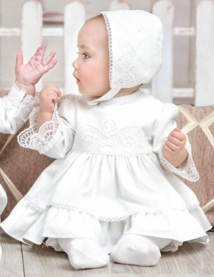 Vestido Deluxe Batismo e touca bege